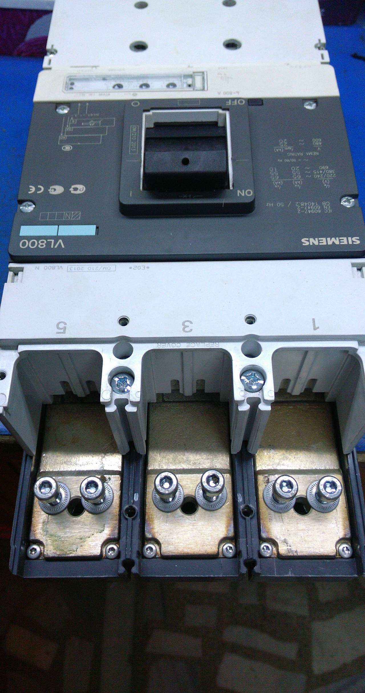 SIEMENS 3VL9680-6AE30 3VL9680-6SE30 3VL800 800A TMŞ VL800 800 AMPER DEVRE KESİCİ KOMPAKT ŞALTER
