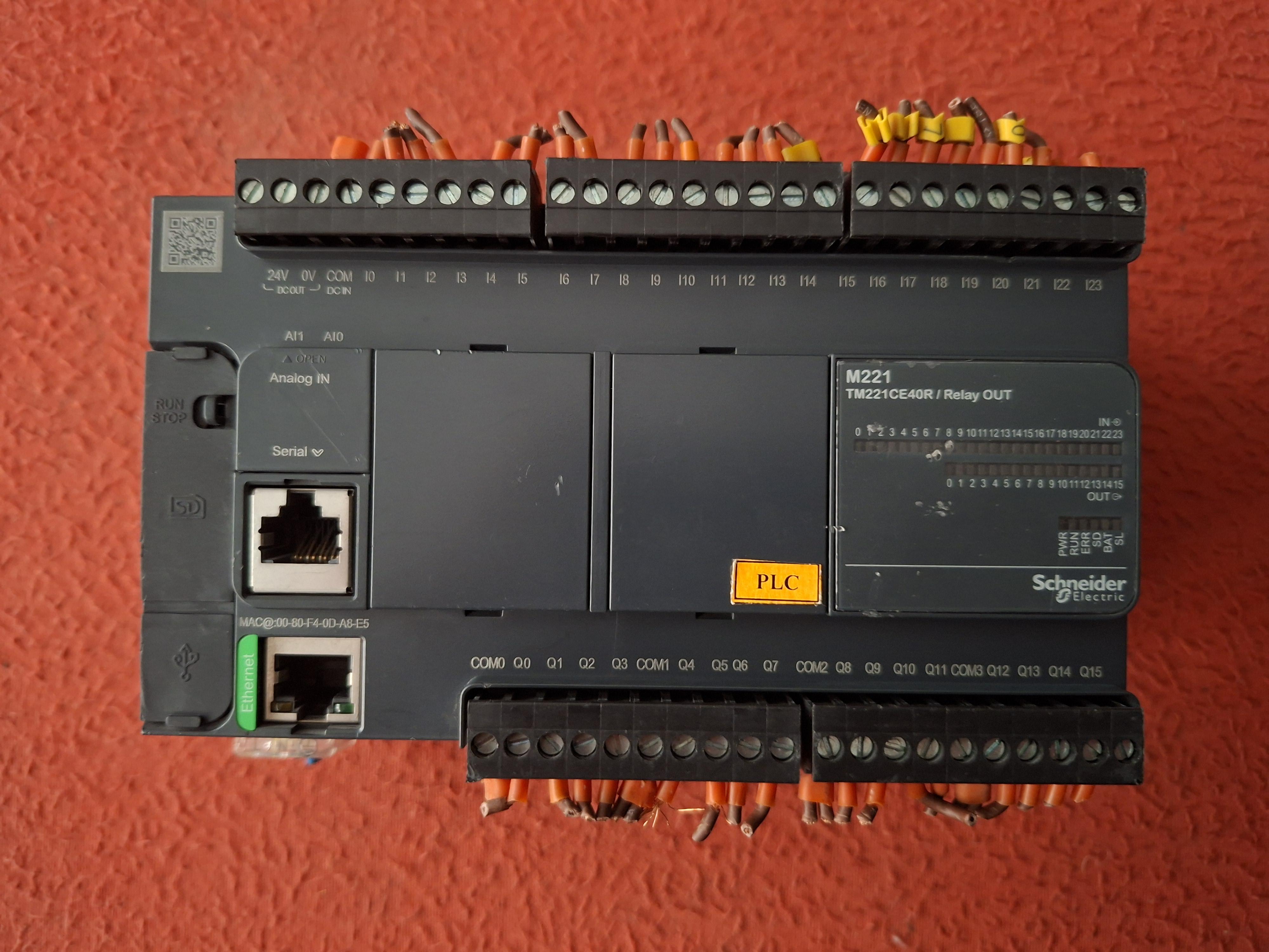 TM221CE40R